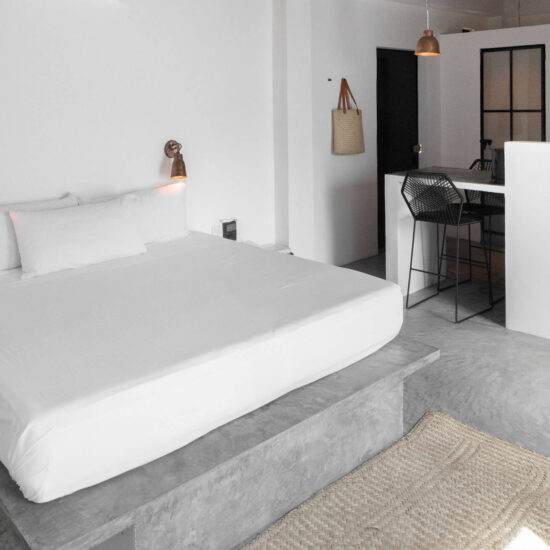 King bed studio with kitchen